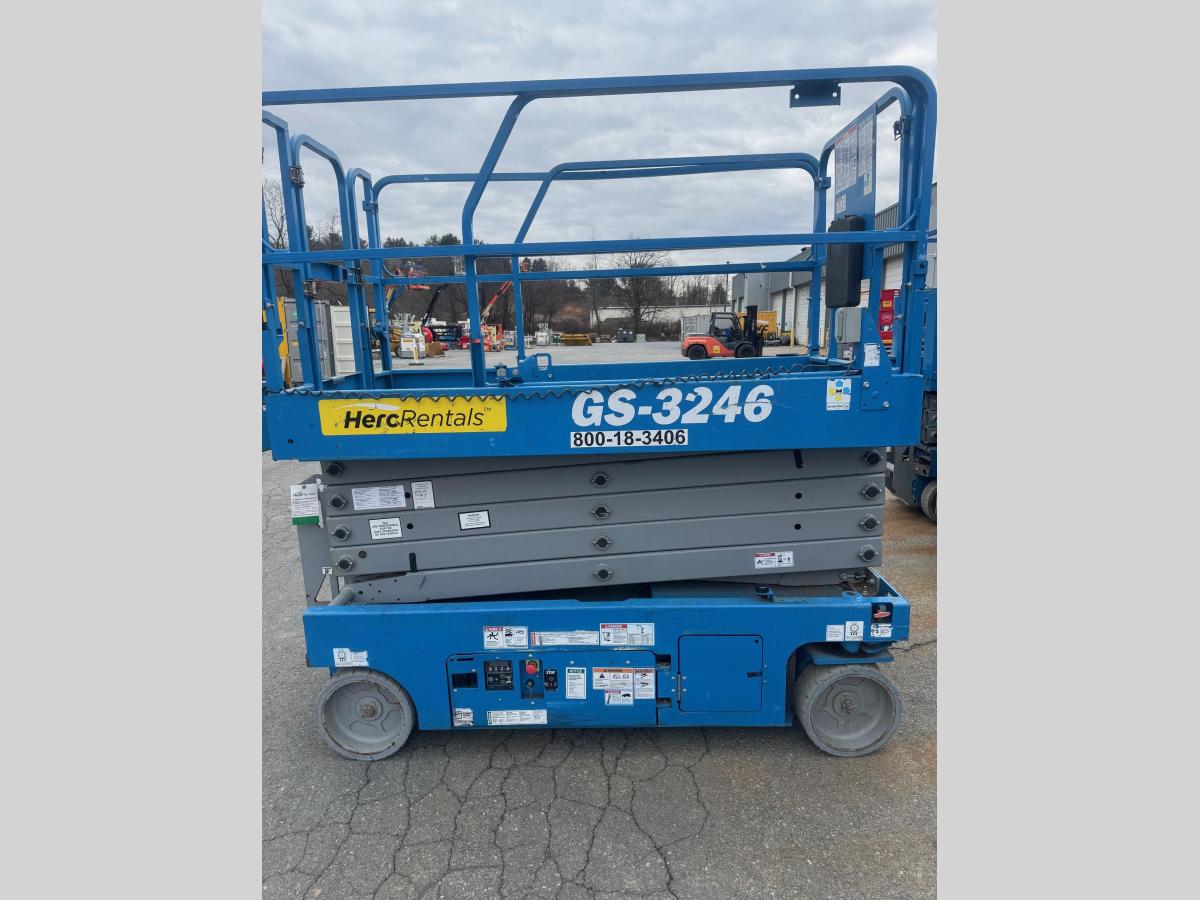 2017 Genie GS-3246