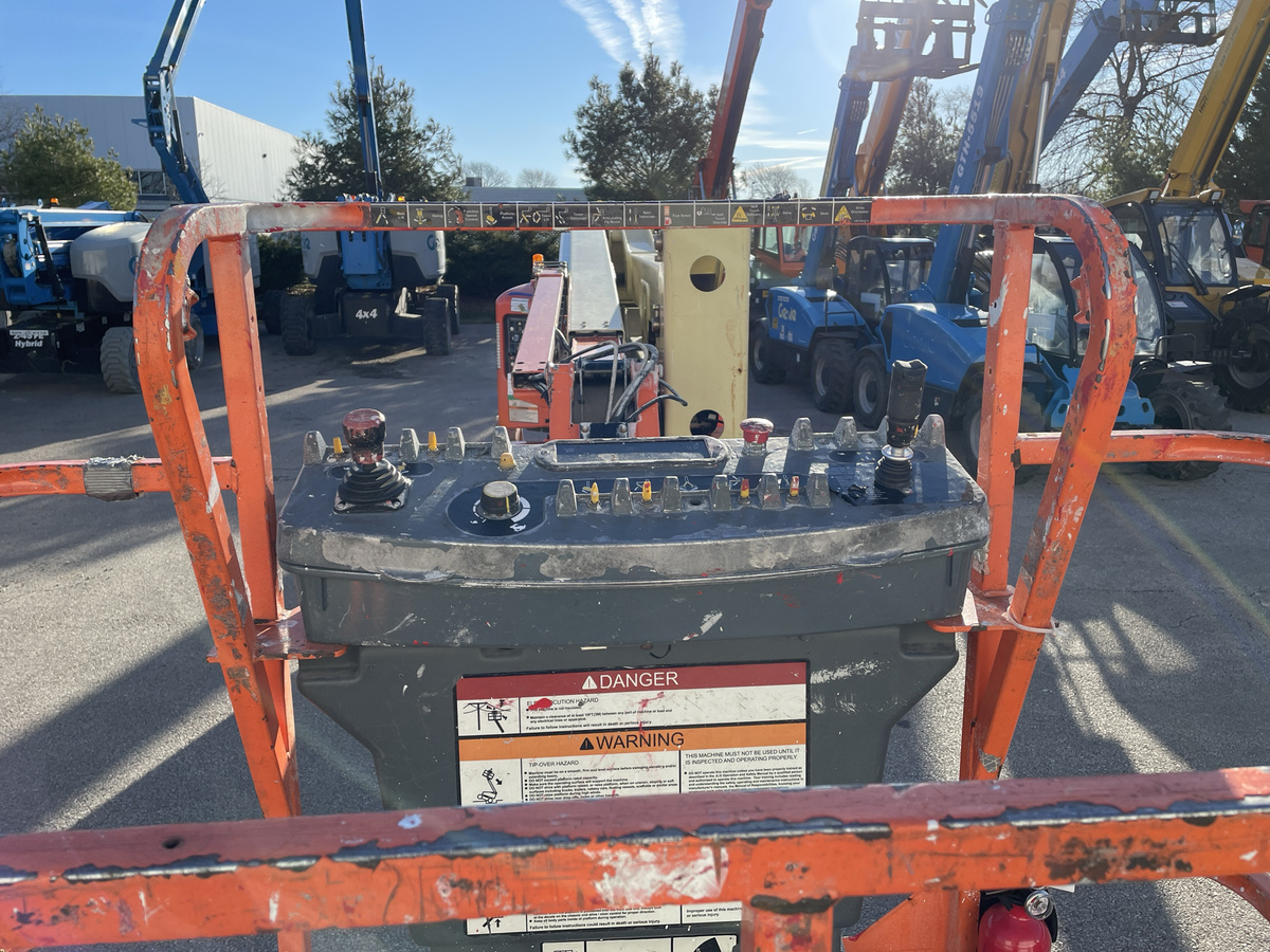 2015 JLG E450AJ-5
