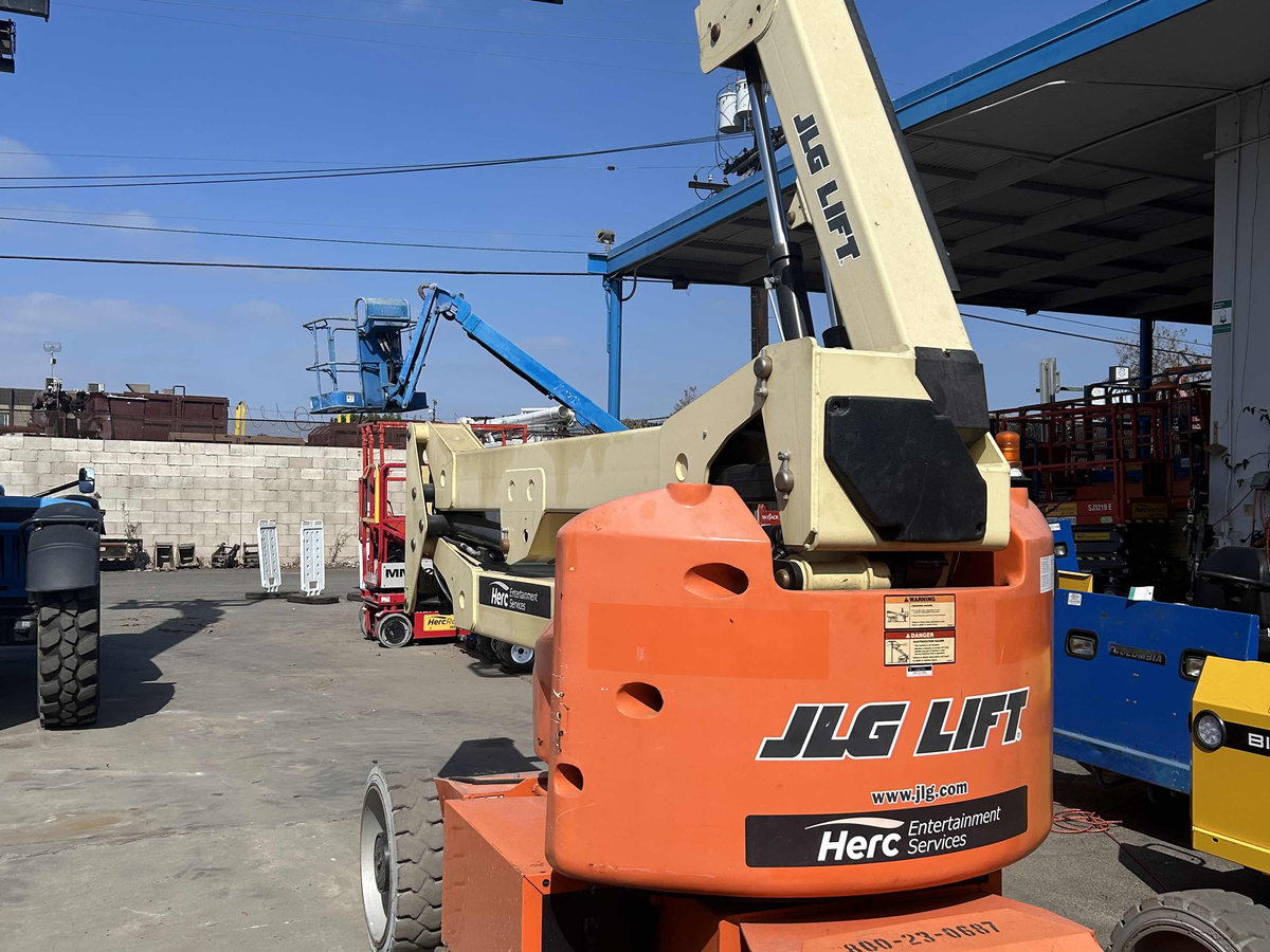 2018 JLG E450AJ-4