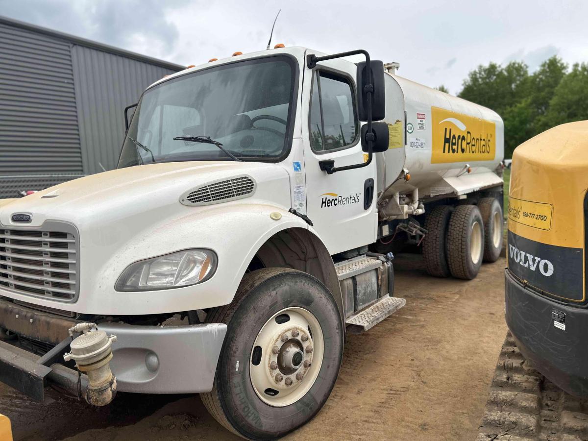 2019 Freightliner M2106