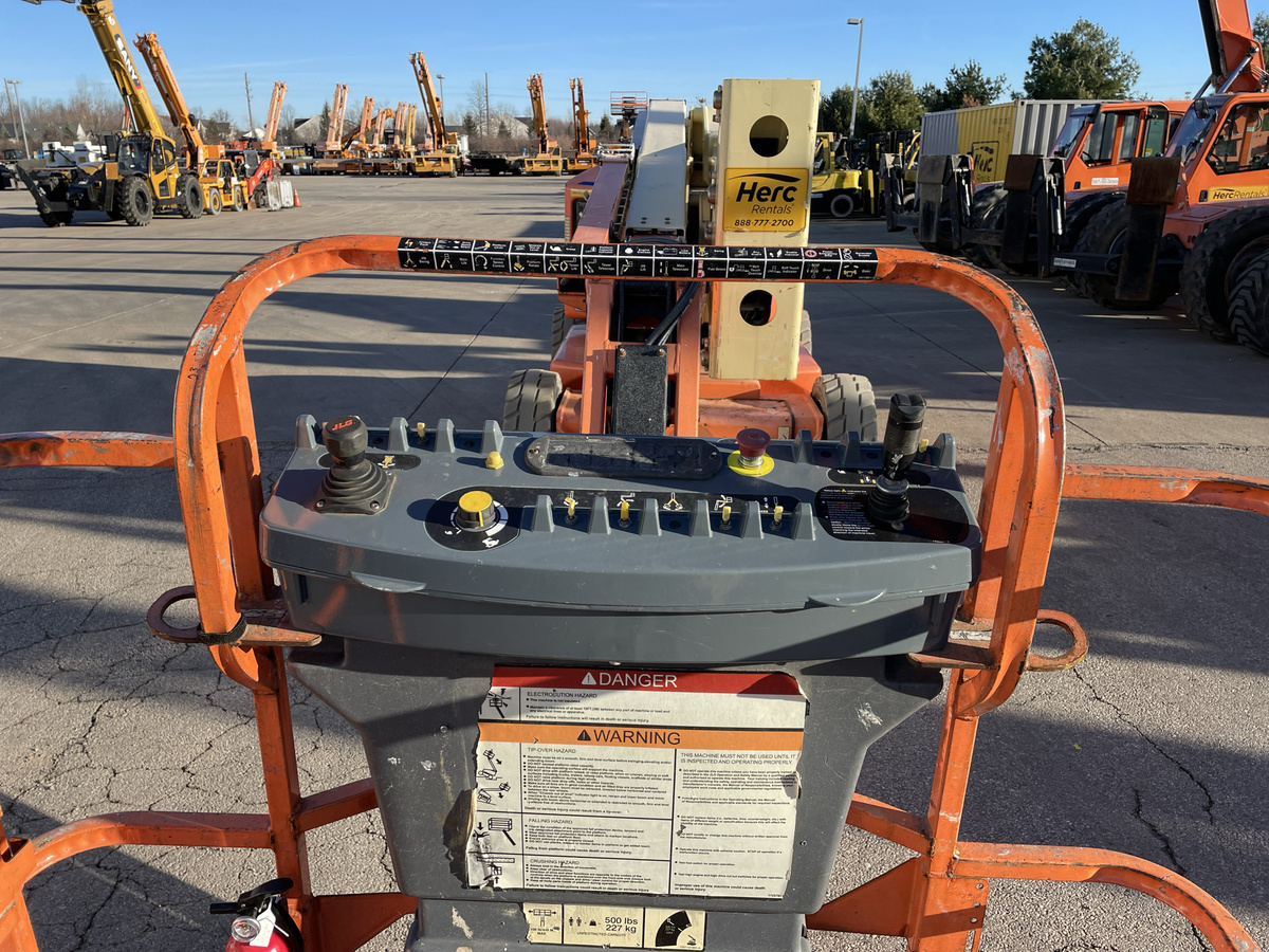 2013 JLG E450AJ-5