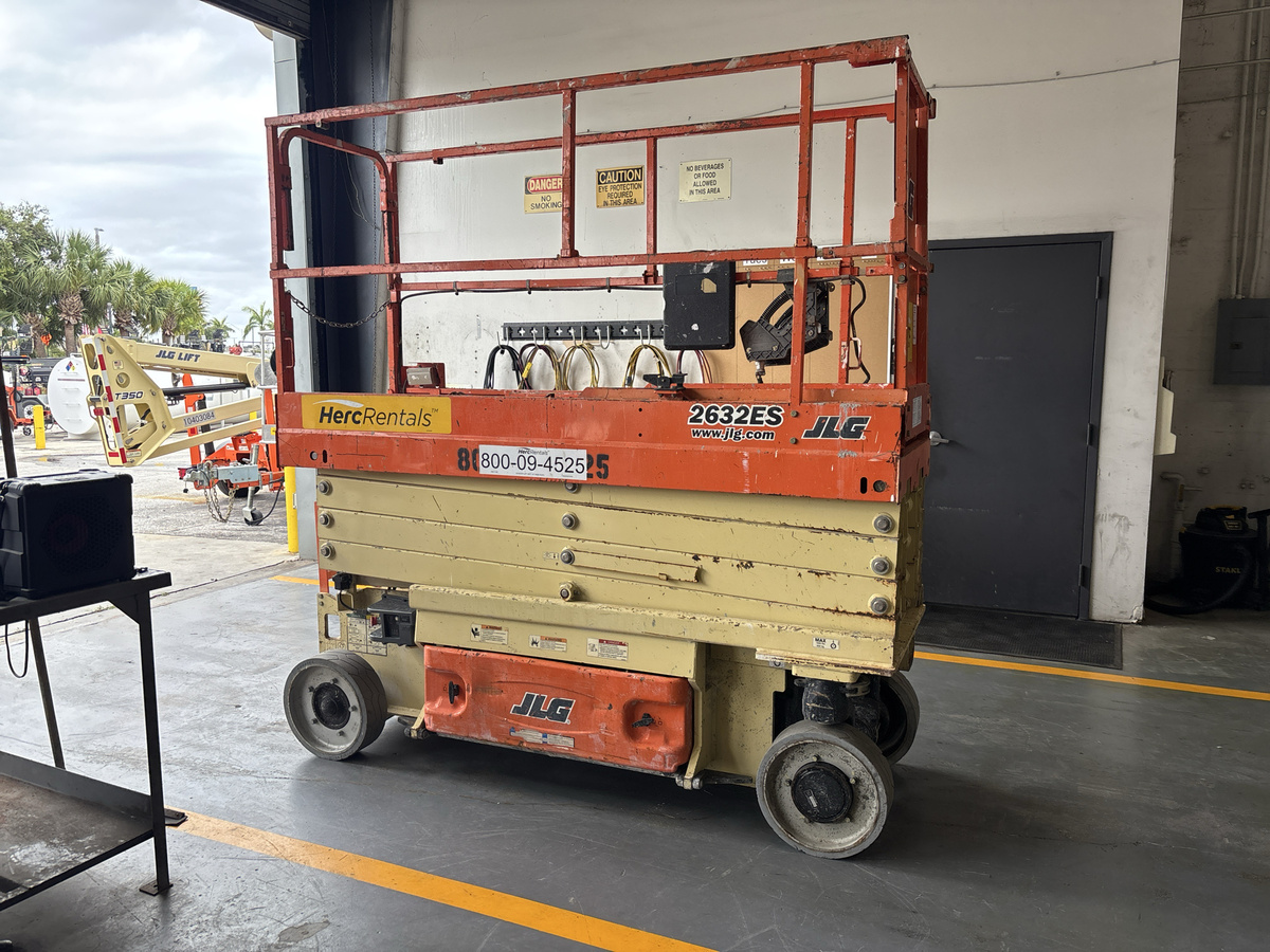 2016 JLG 2632ES