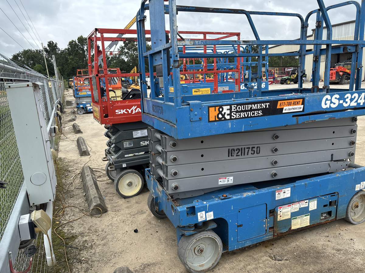 2017 Genie GS-3246-5