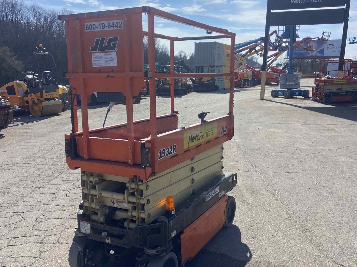 2018 JLG 1932R