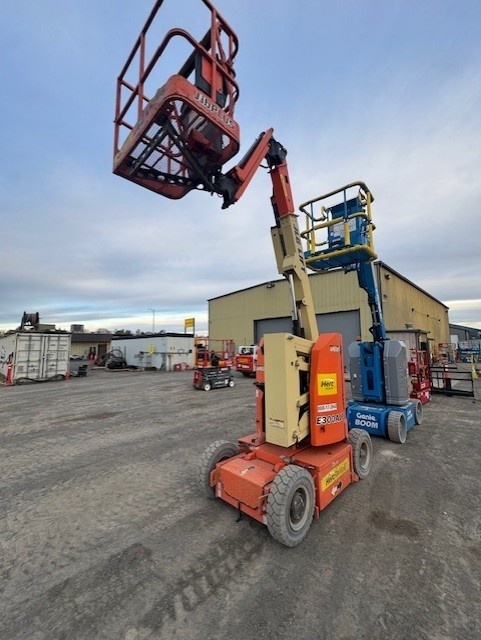 2017 JLG E300AJP-3