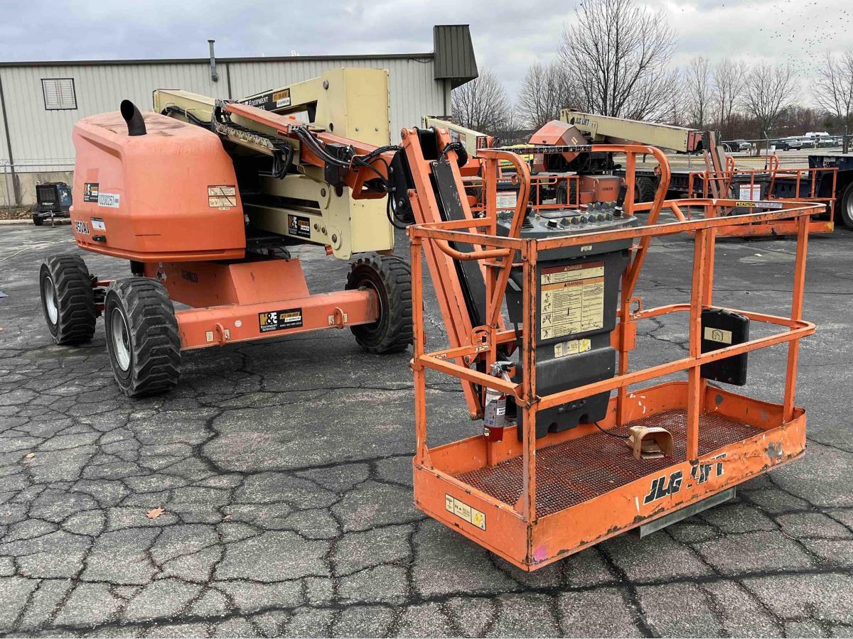 2016 JLG 450AJ