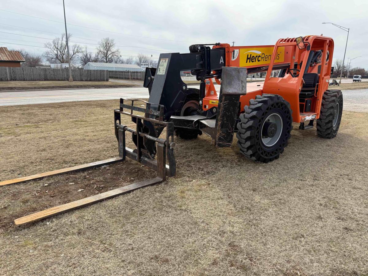 2019 SkyTrak 10042