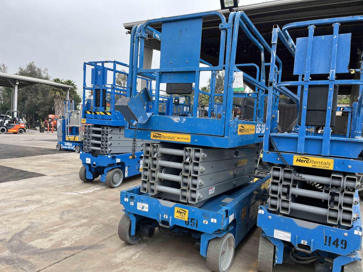 2016 Genie GS-3246