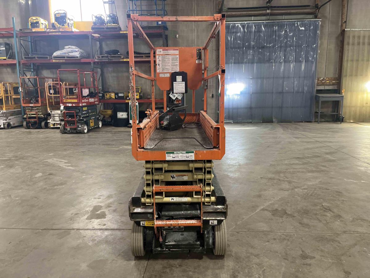 2018 JLG 1932R
