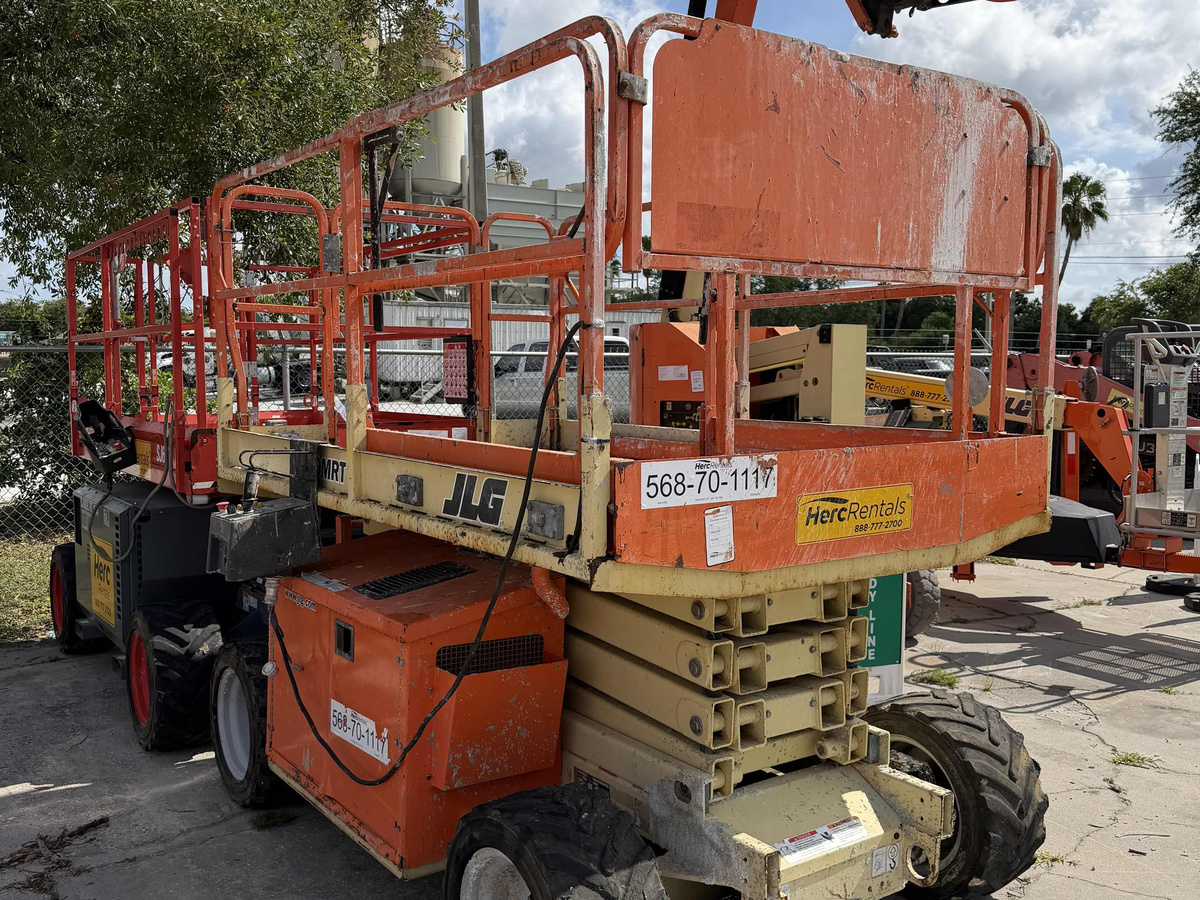 2017 JLG 260MRT-2