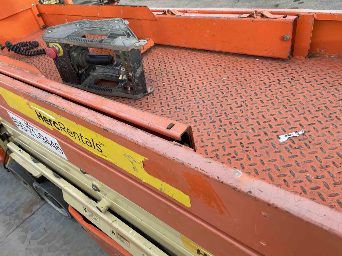 2018 JLG 2632ES