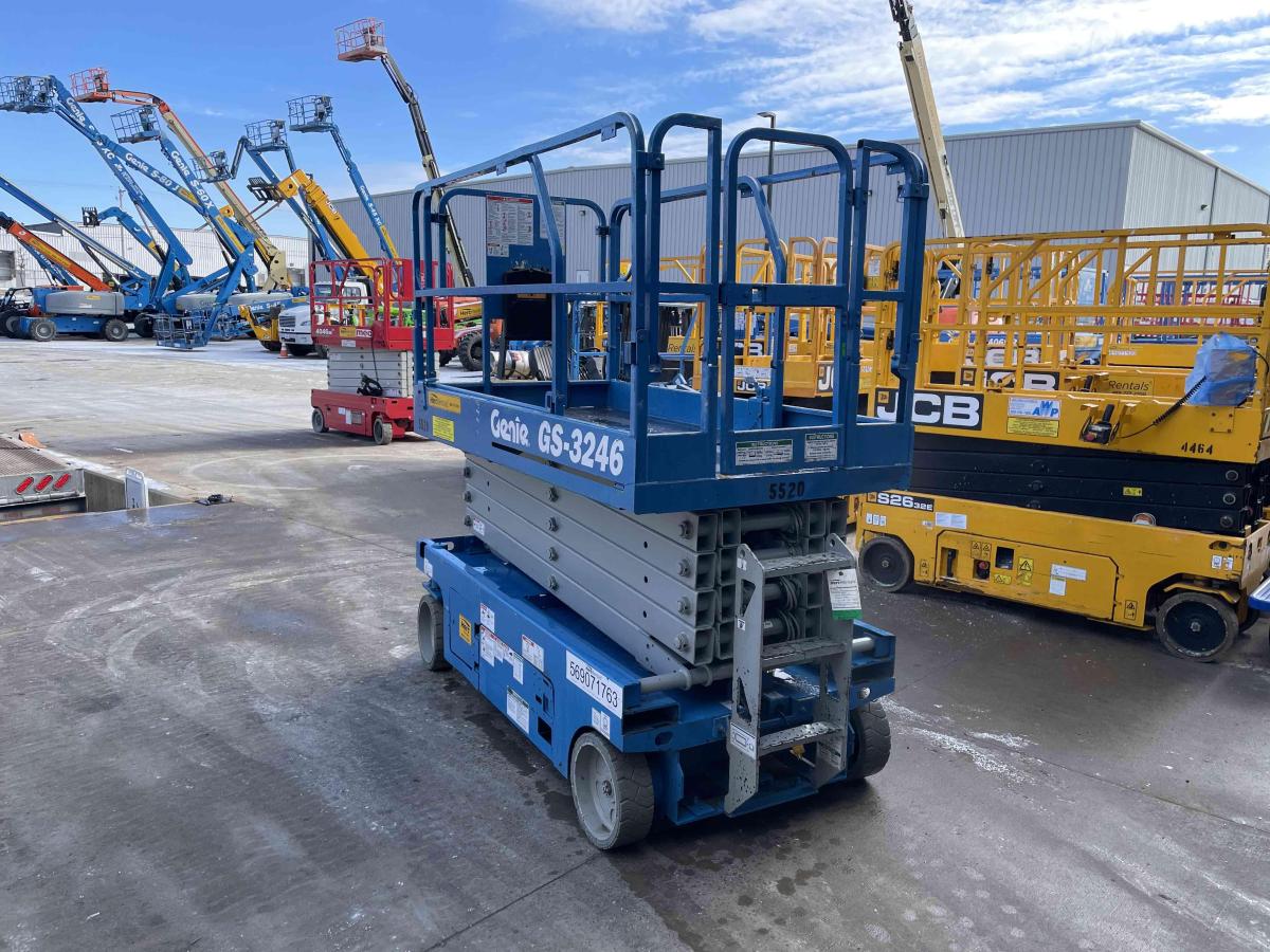 2013 Genie GS-3246