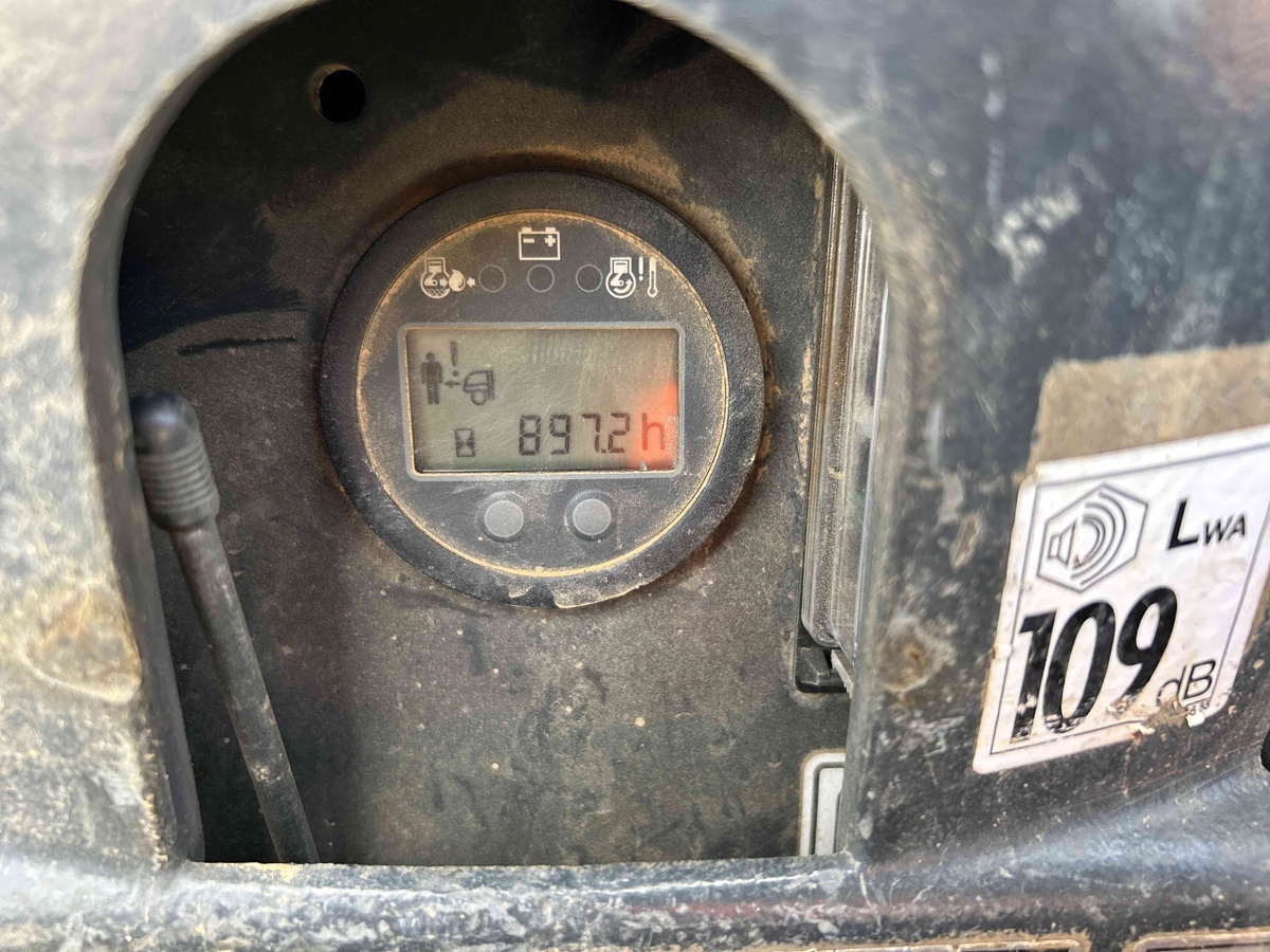 2020 BOMAG BMP8500-3