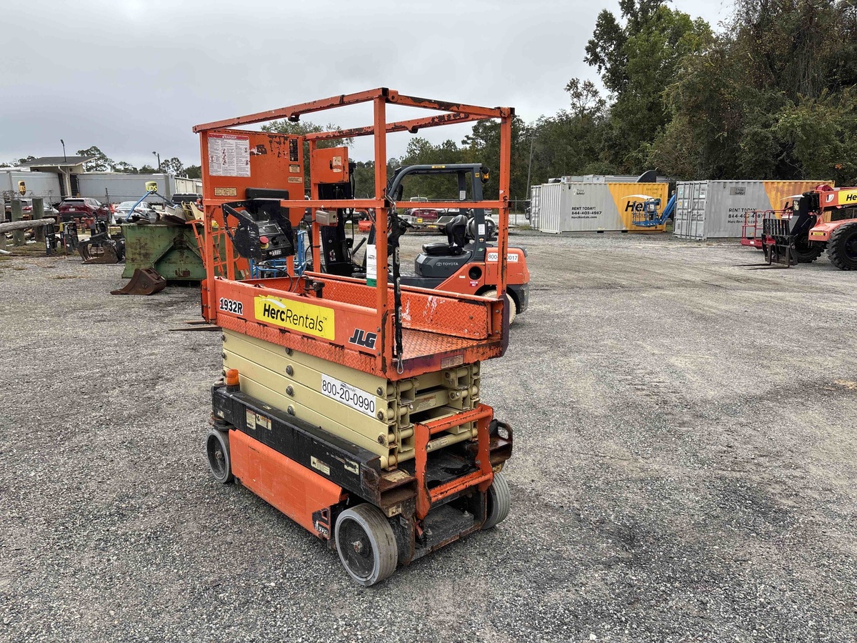2018 JLG 1932R-5