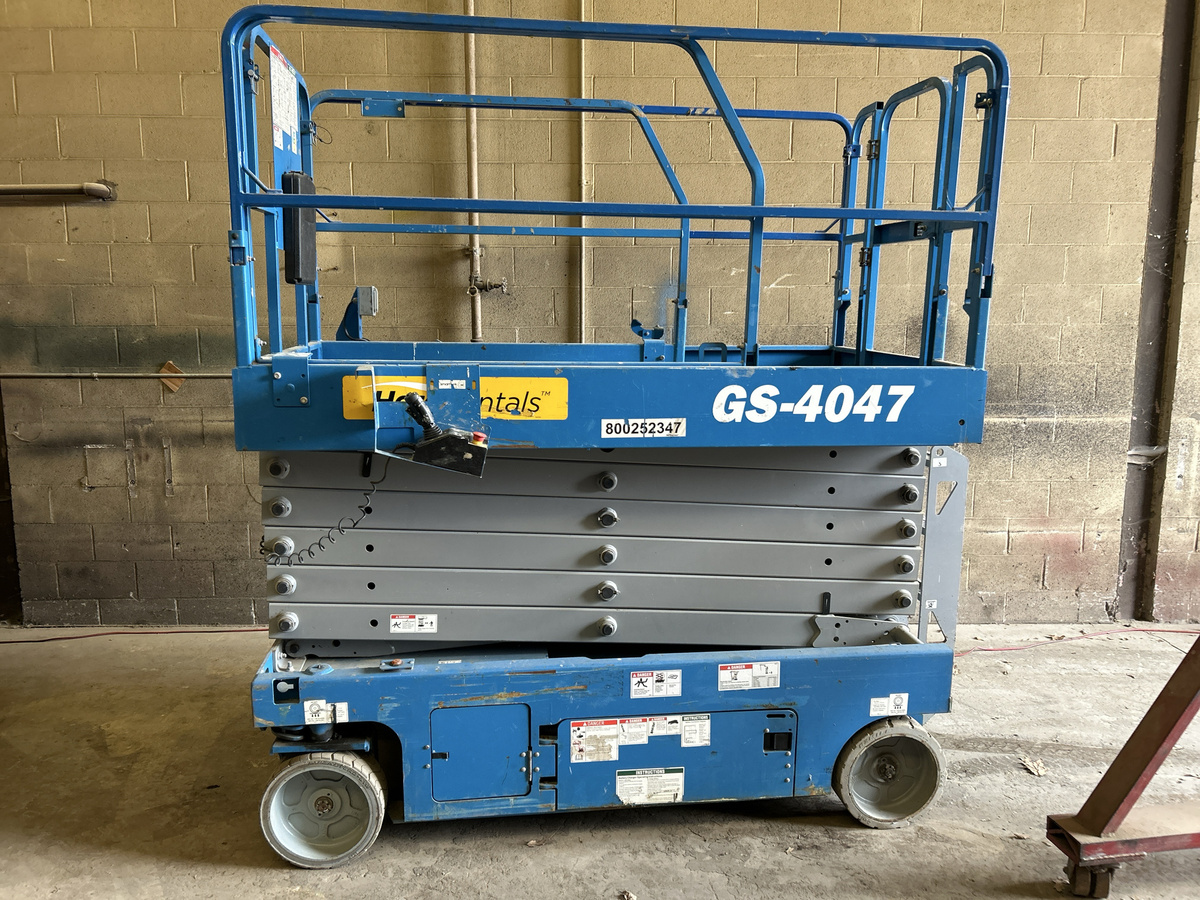 2019 Genie GS-4047