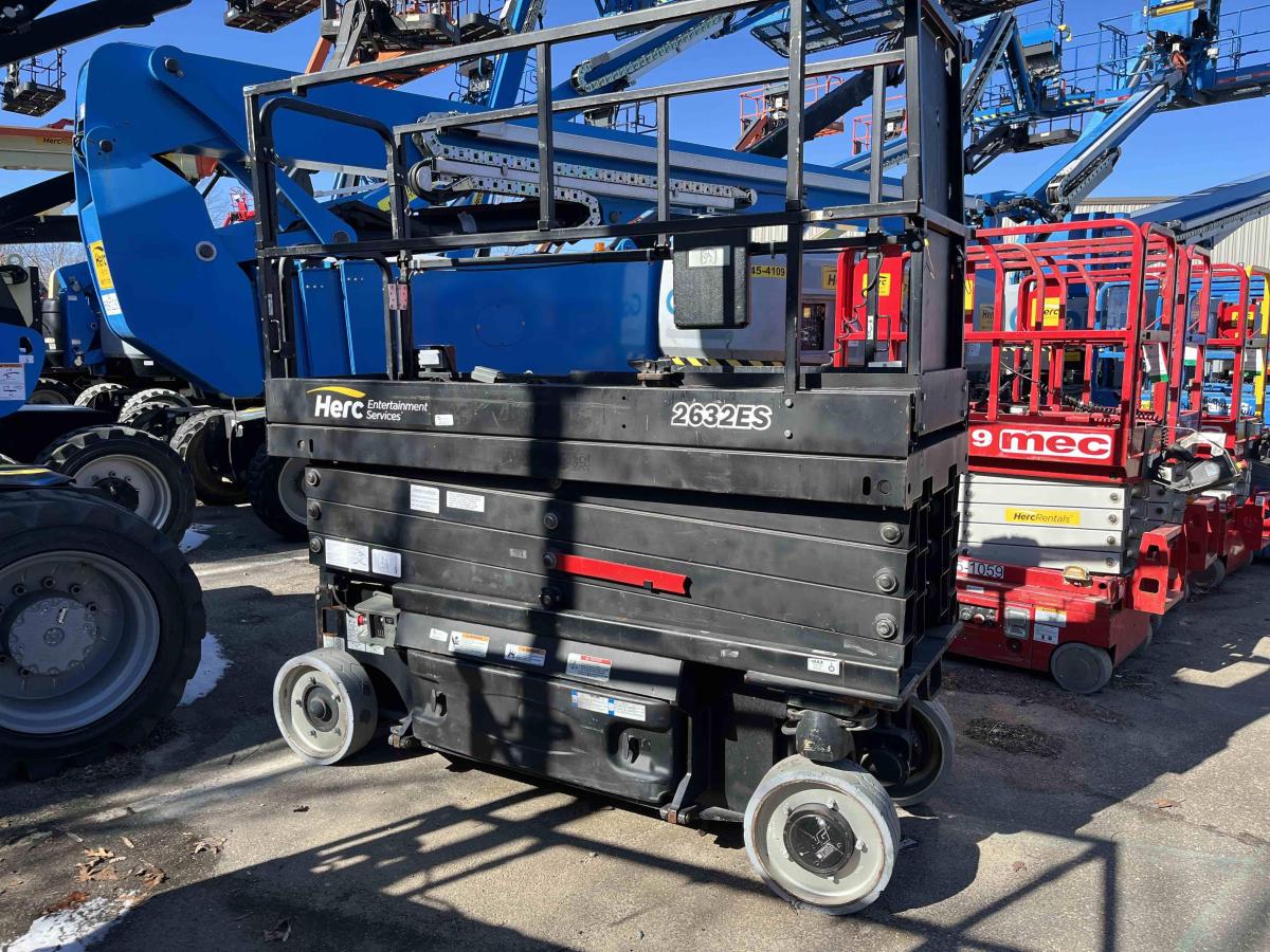 2018 JLG 2632ES
