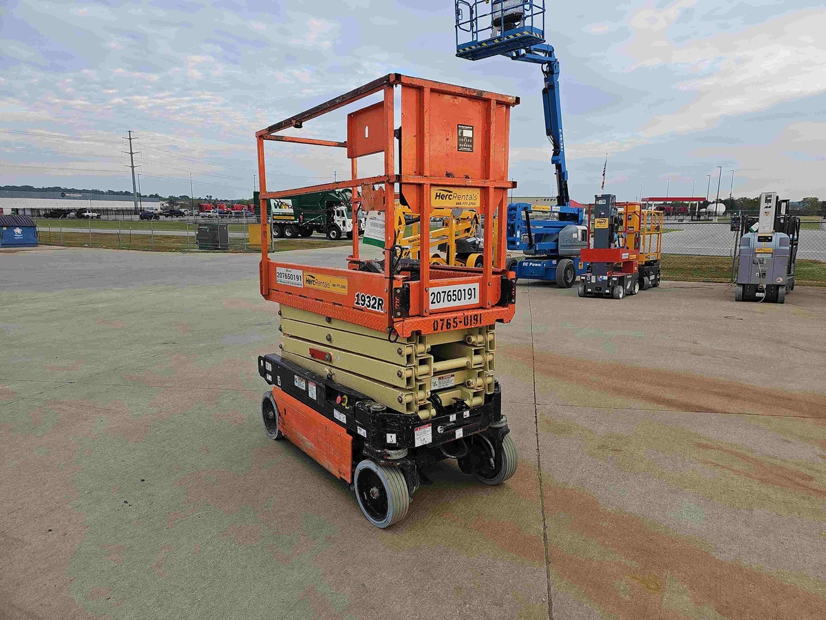 2018 JLG 1932R