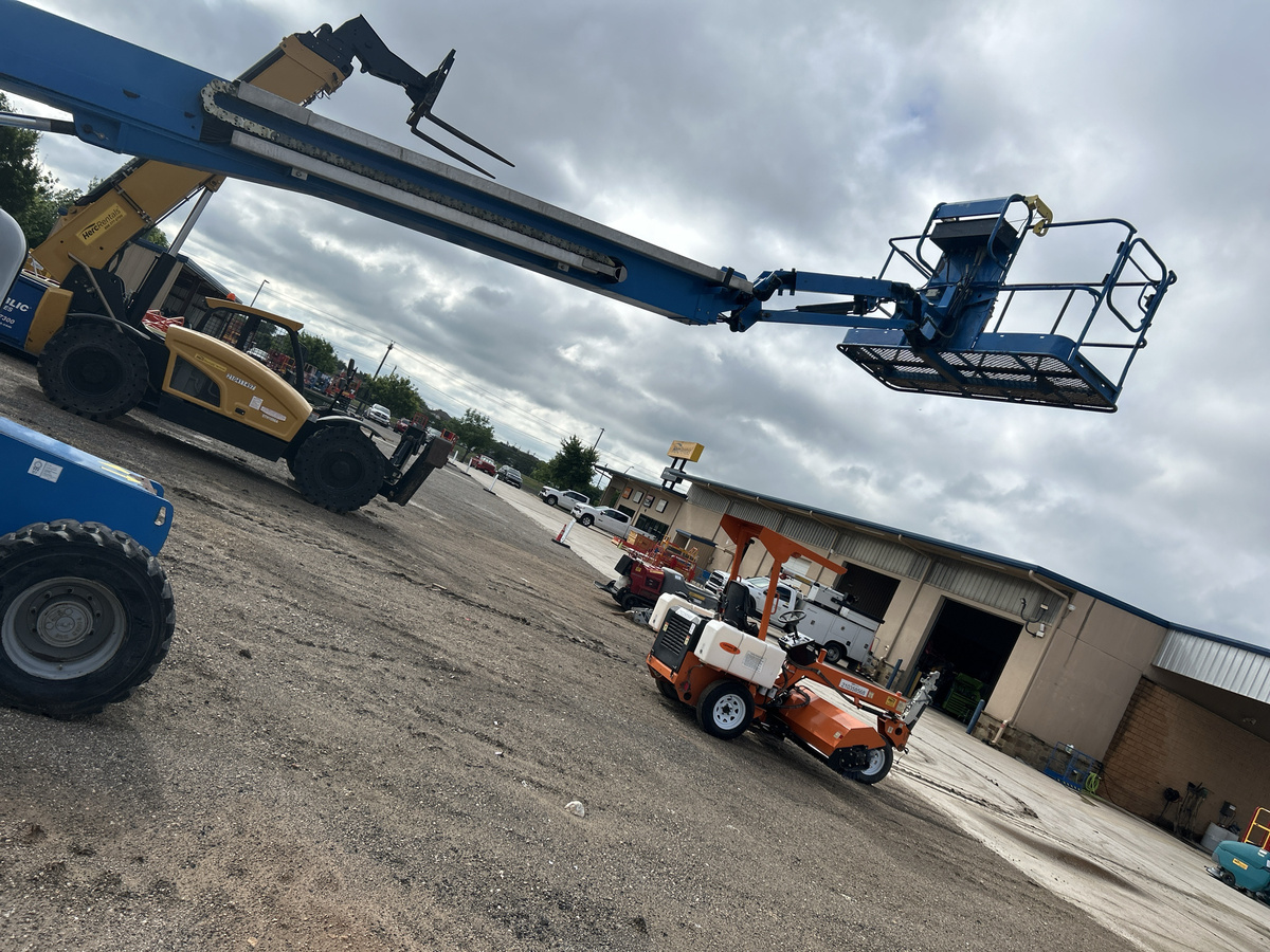 2018 Genie S-45-8