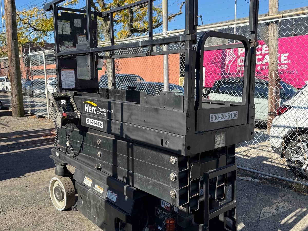 2018 JLG 2632ES-1