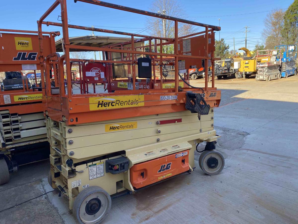 2018 JLG 3246ES