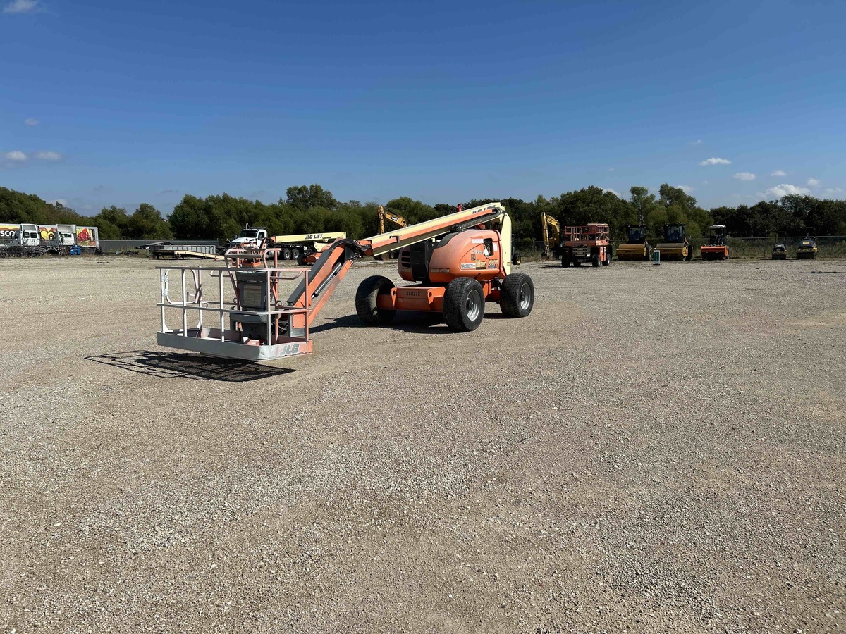 2017 JLG 600AJ-4