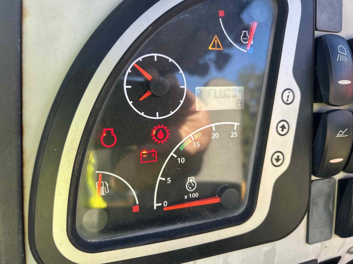 2022 JCB 3CX-5