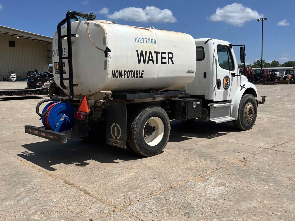 2019 Freightliner M2106-4