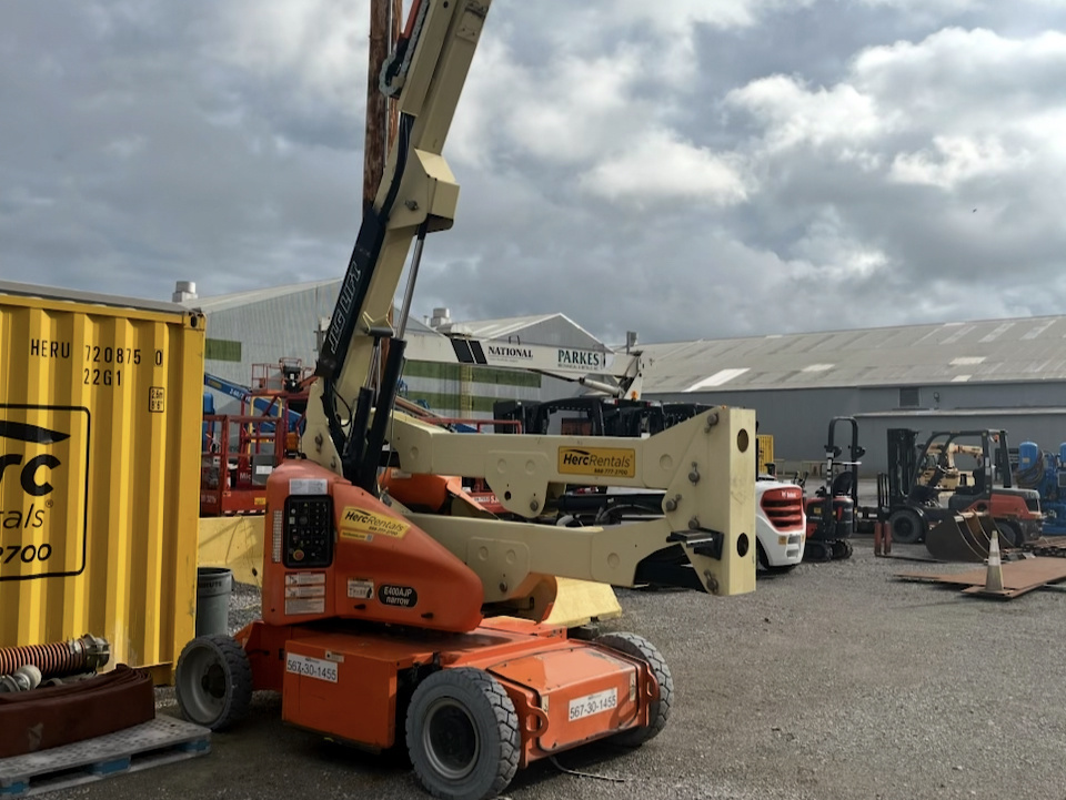2016 JLG E400AJPN-5