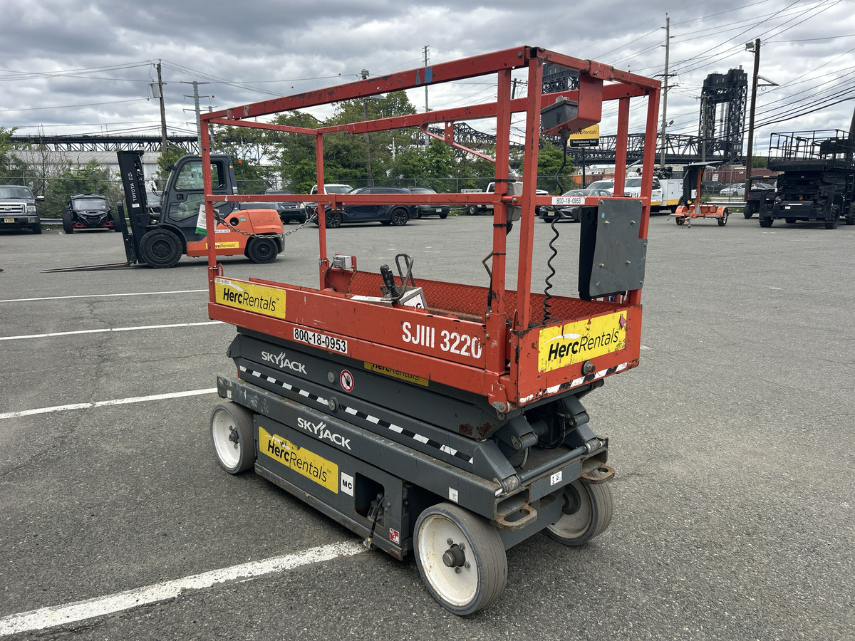 2017 Skyjack SJ-3220-4