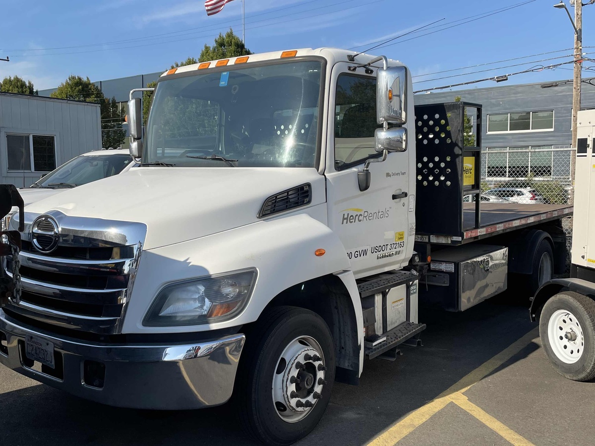2017 Hino 258-2
