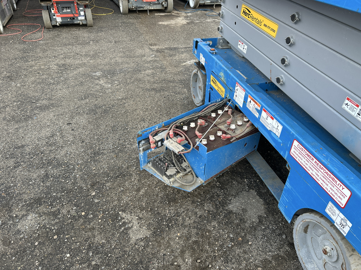 2018 Genie GS-3246-9