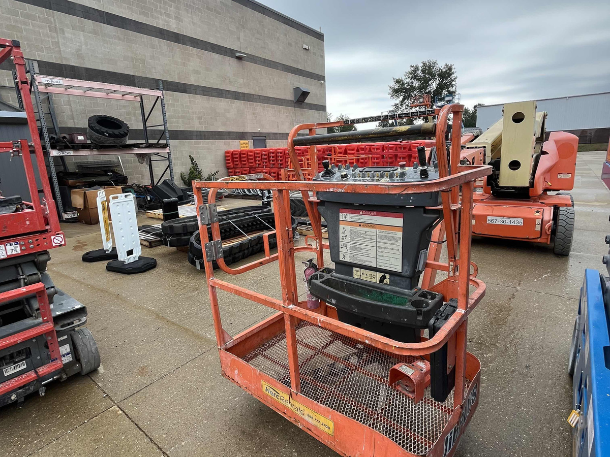 2018 JLG E400AJPN-4