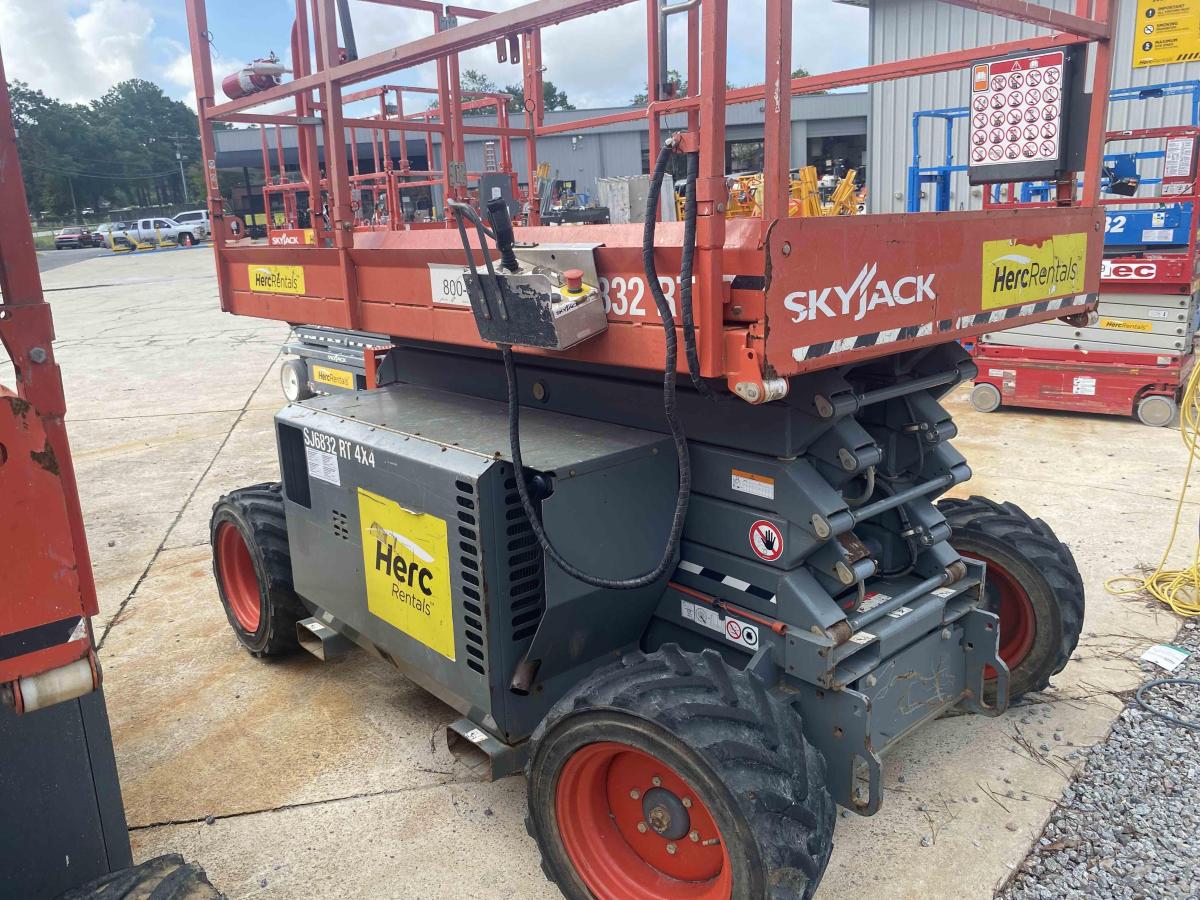 2018 Skyjack SJ-6832RT