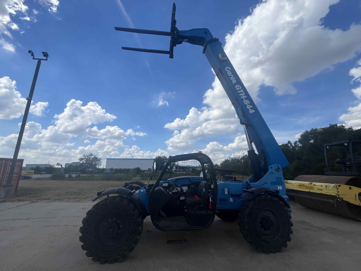 2018 Genie GTH 844-2
