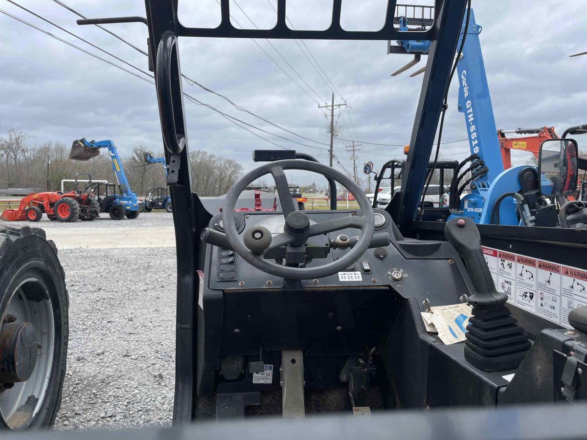 2017 Genie GTH-1056