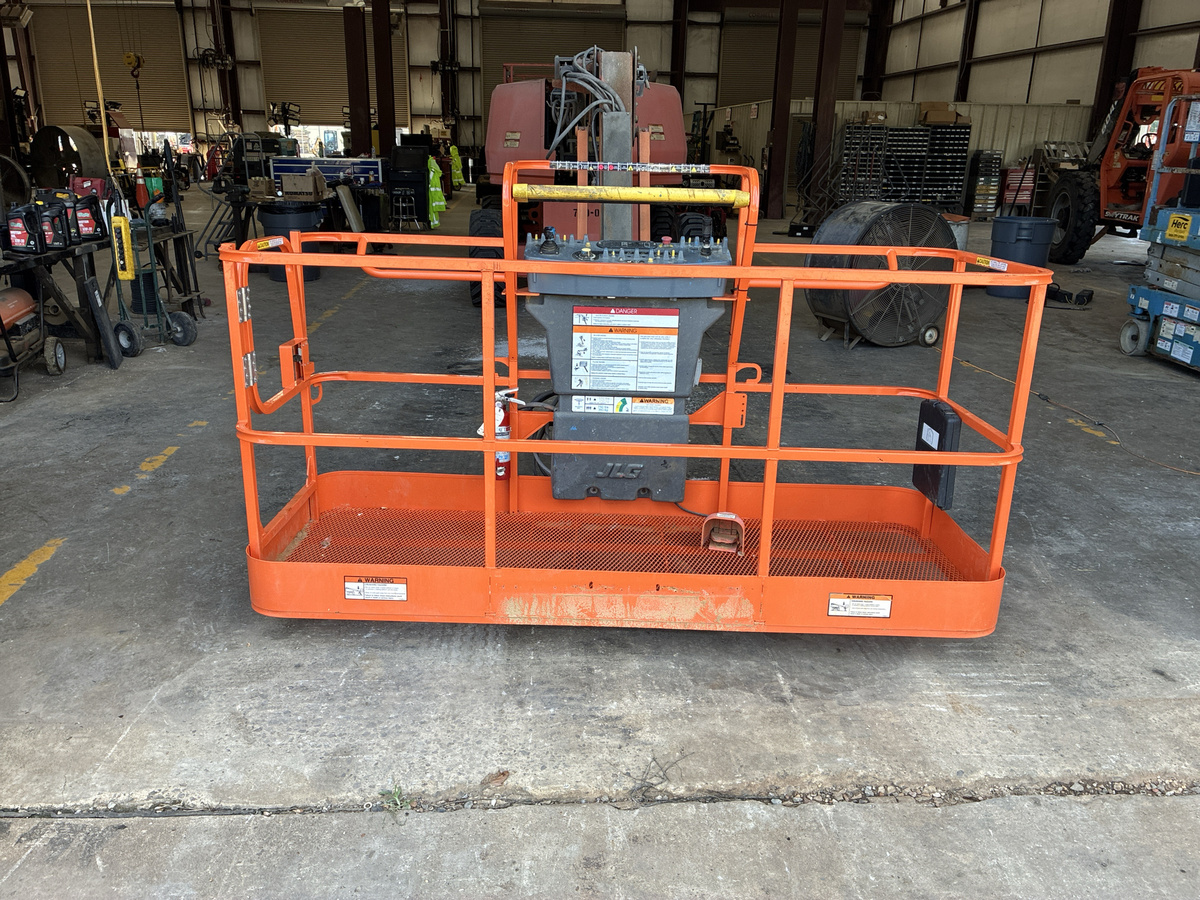 2018 JLG 660SJ-3