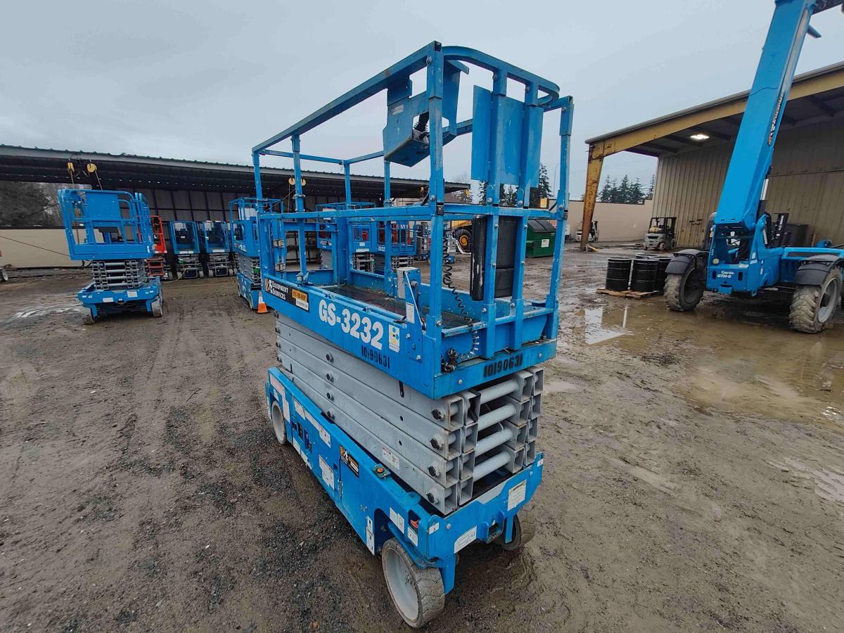 2016 Genie GS-3232