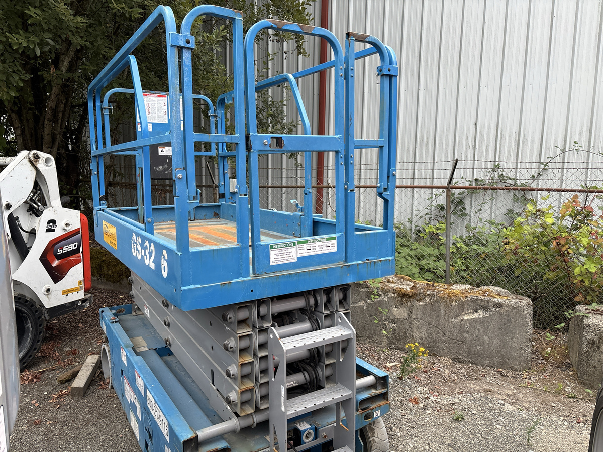 2018 Genie GS-3246