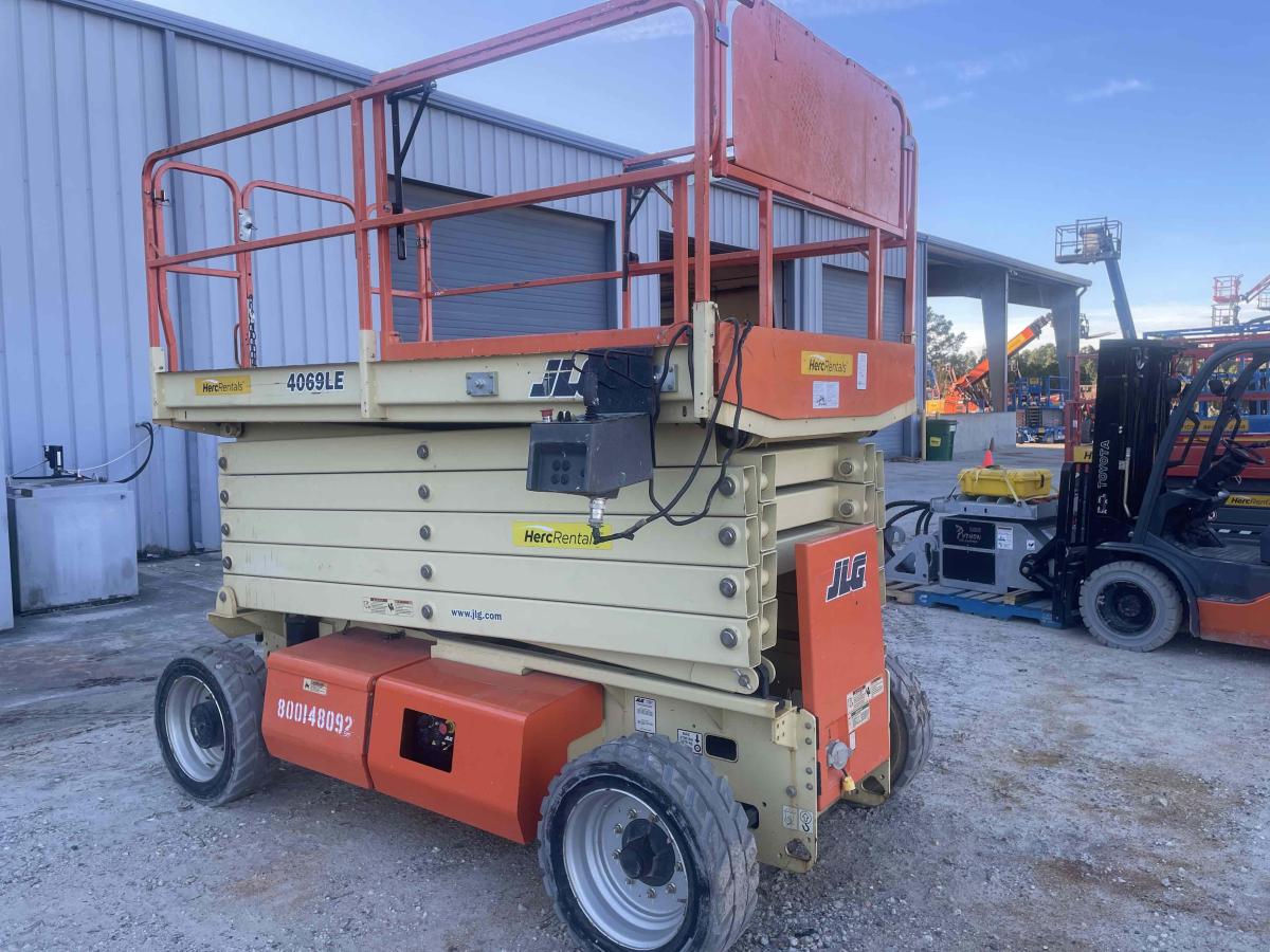 2017 JLG 4069LE