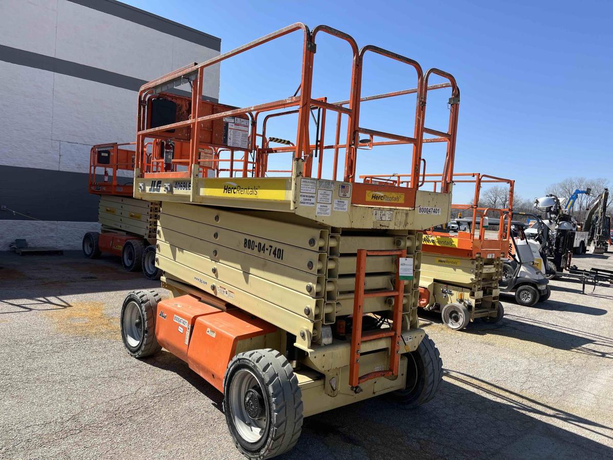 2015 JLG 4069LE