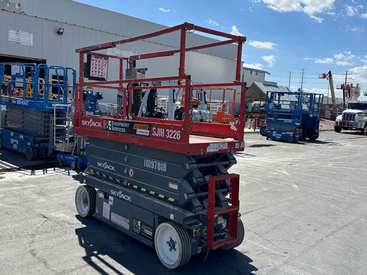 2016 Skyjack SJ3226