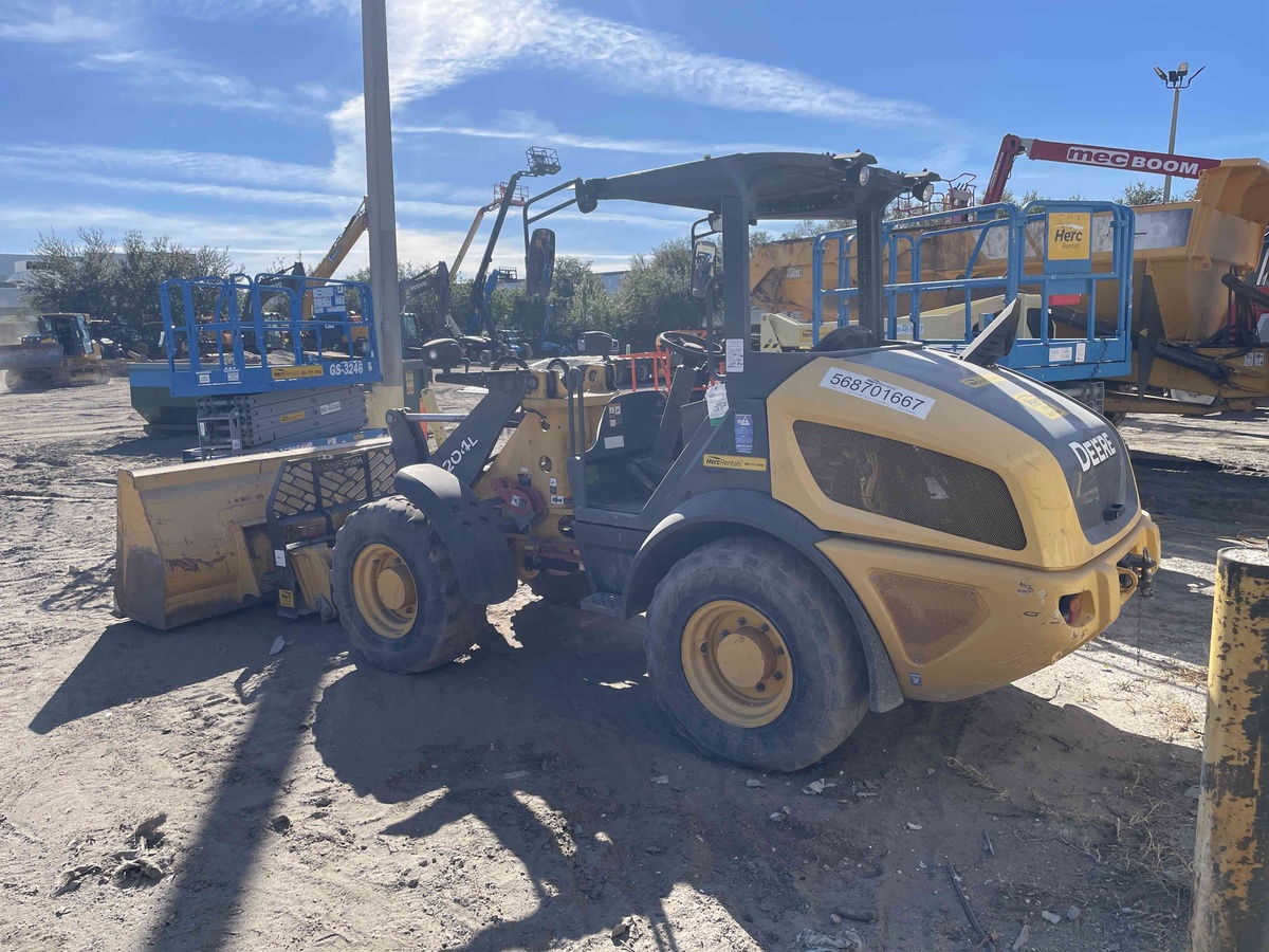 2019 John Deere 204L-2