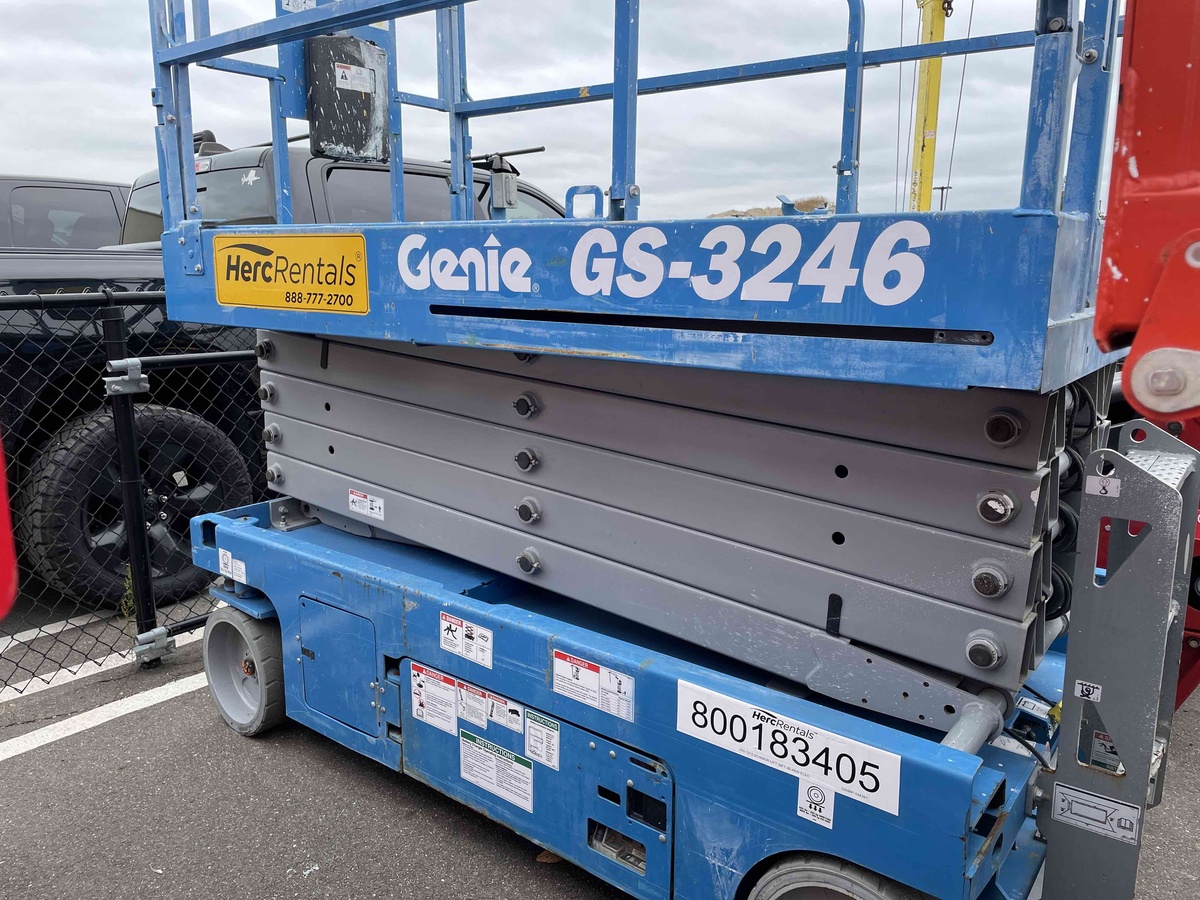 2017 Genie GS-3246-2