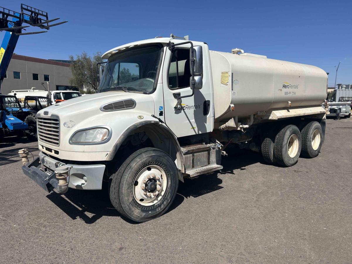 2016 Freightliner M2106-2