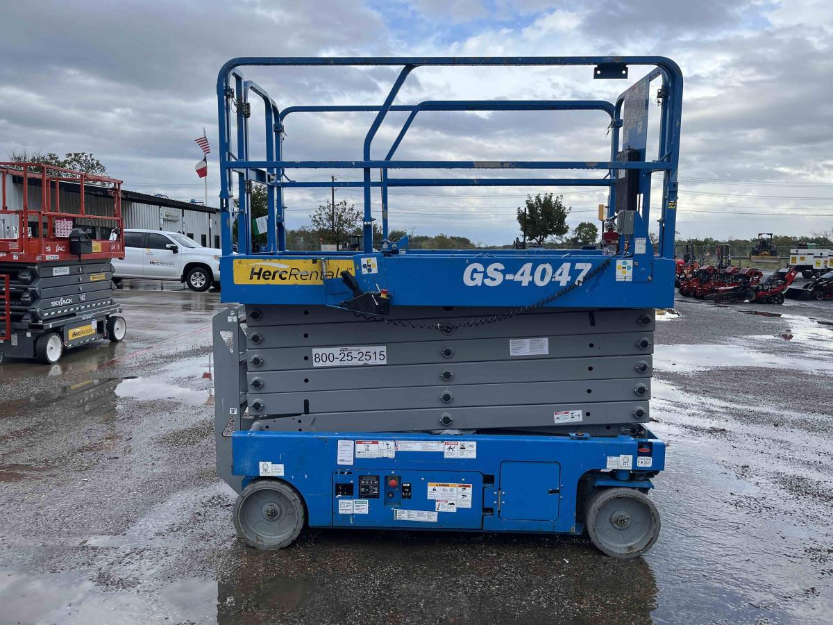 2019 Genie GS-4047