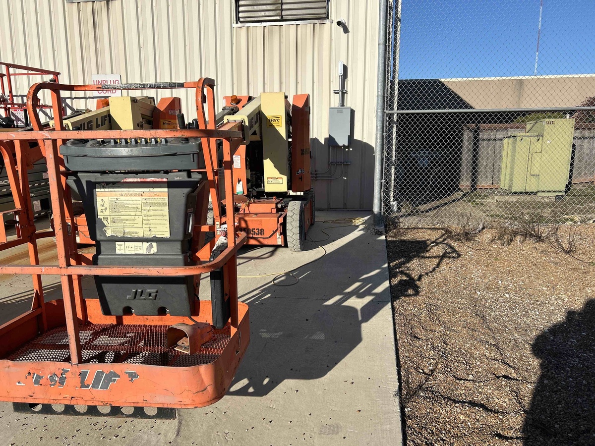 2015 JLG E300AJP-3