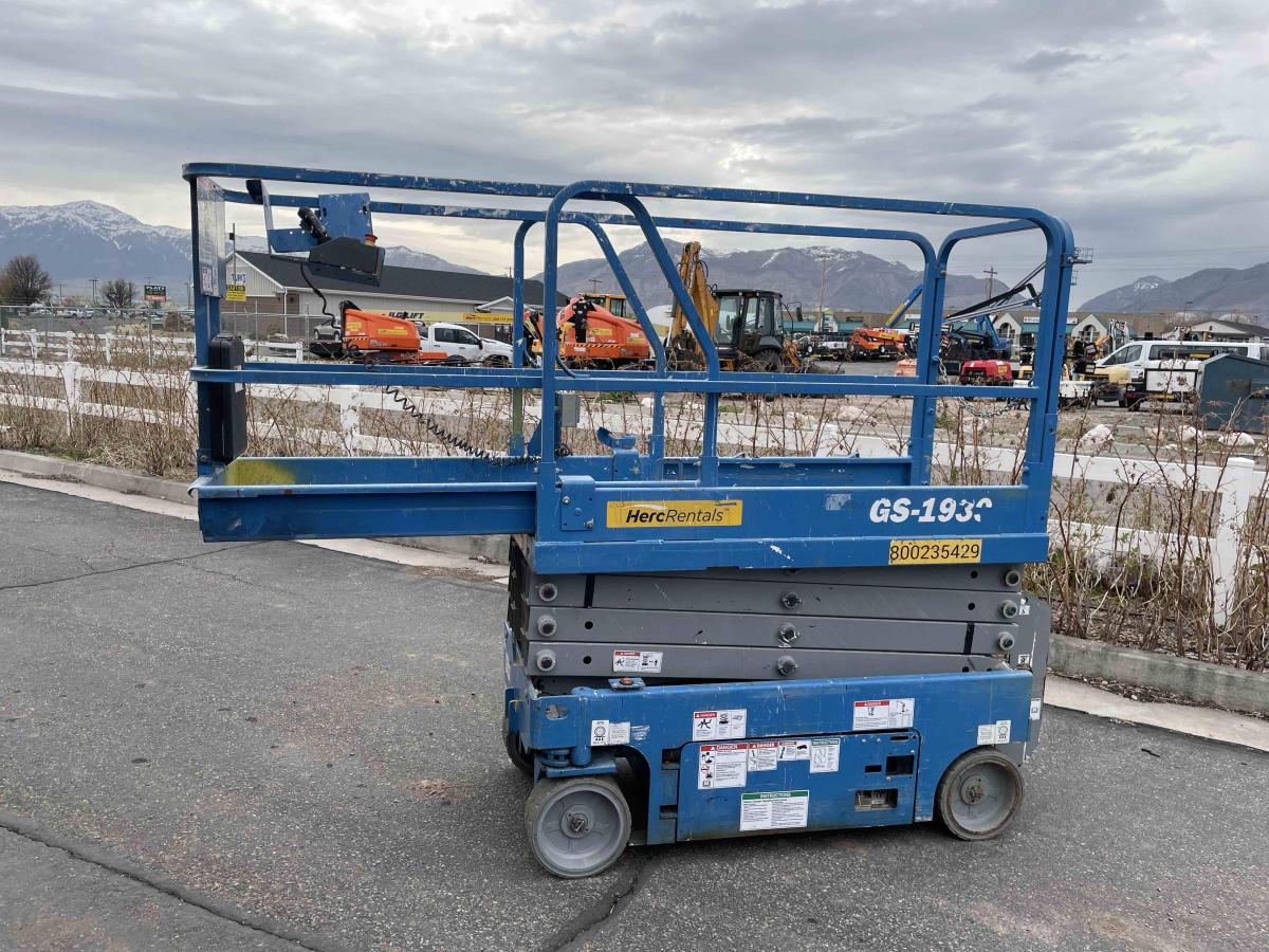 2018 Genie GS-1930