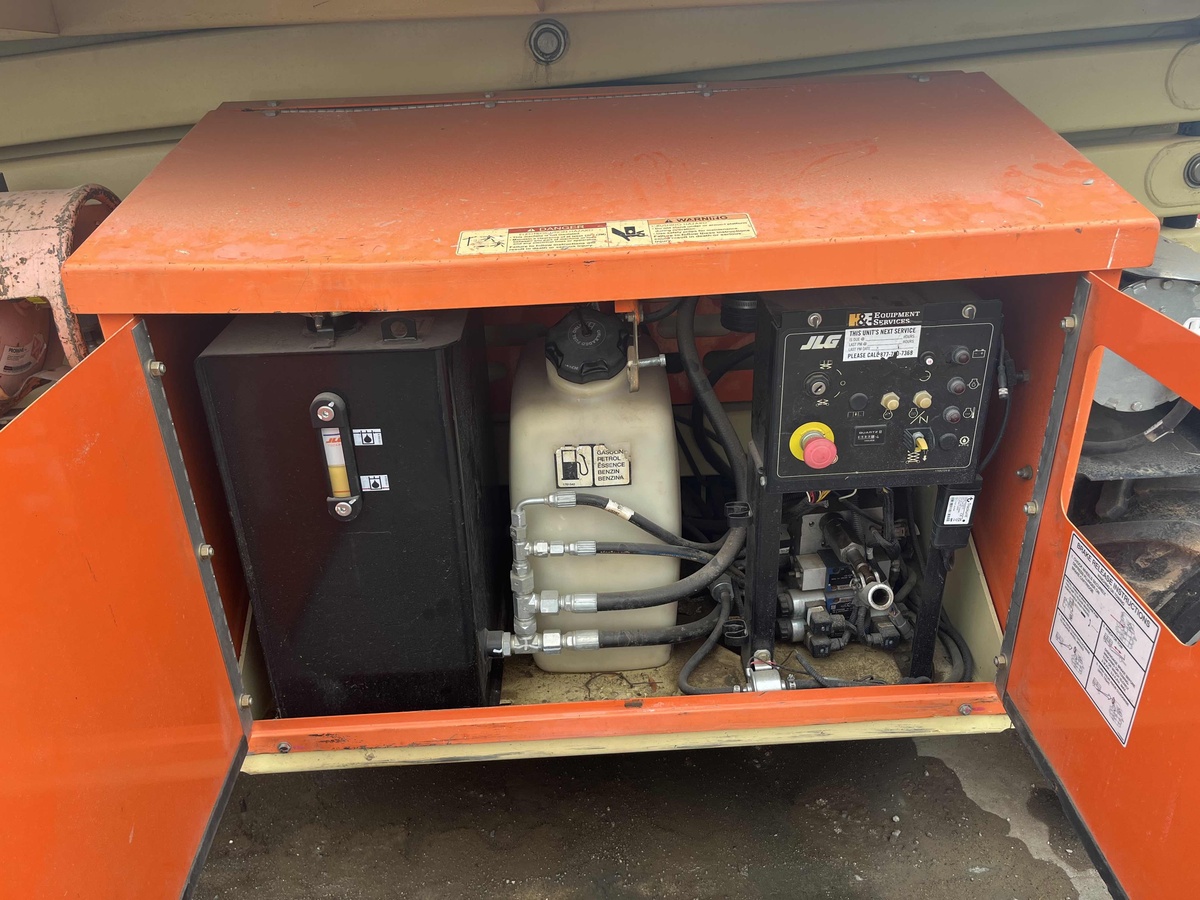 2018 JLG 260MRT-5
