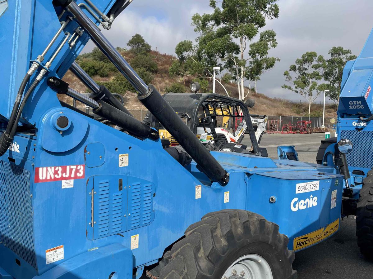 2014 Genie GTH-1056