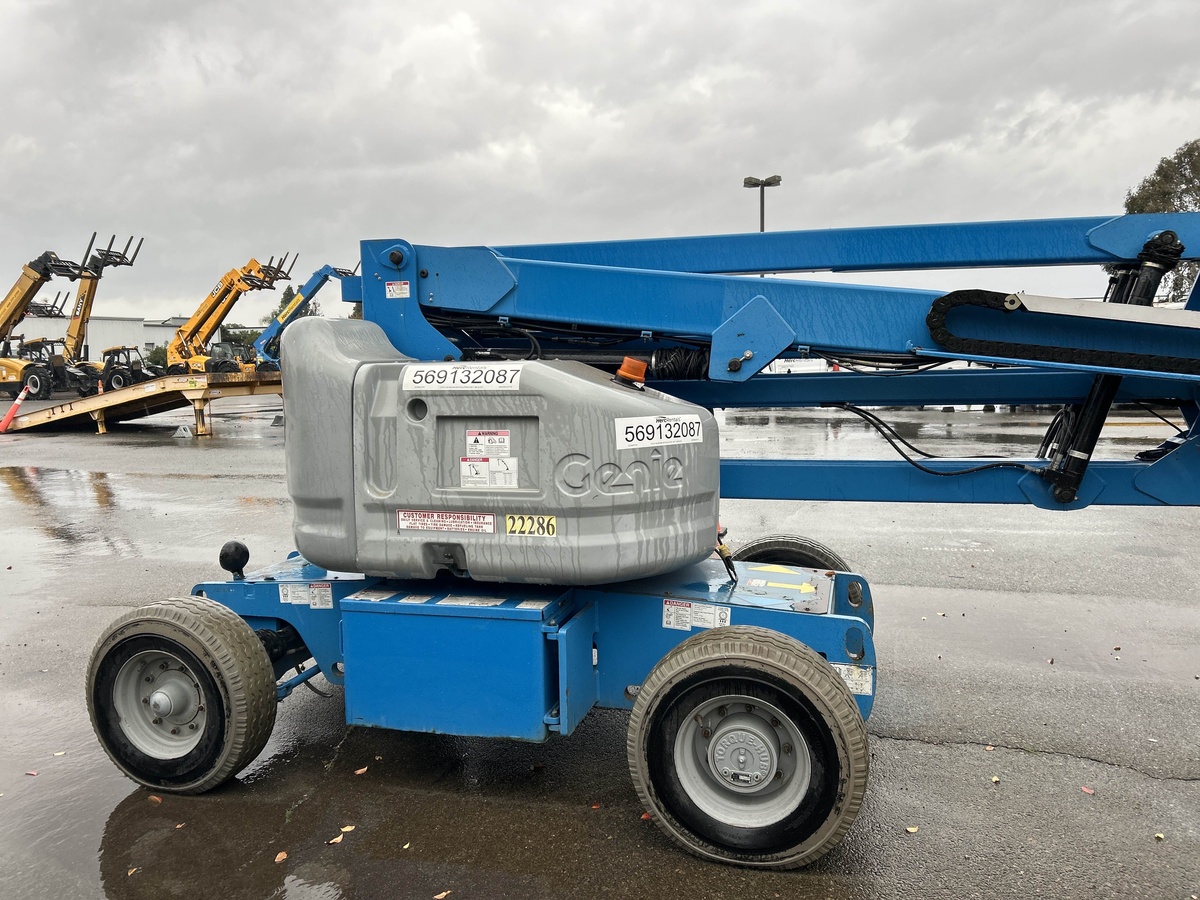 2017 Genie Z-45/25